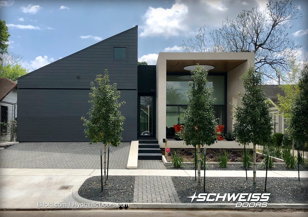 A Comparison of Two Luxurious Golf Communities